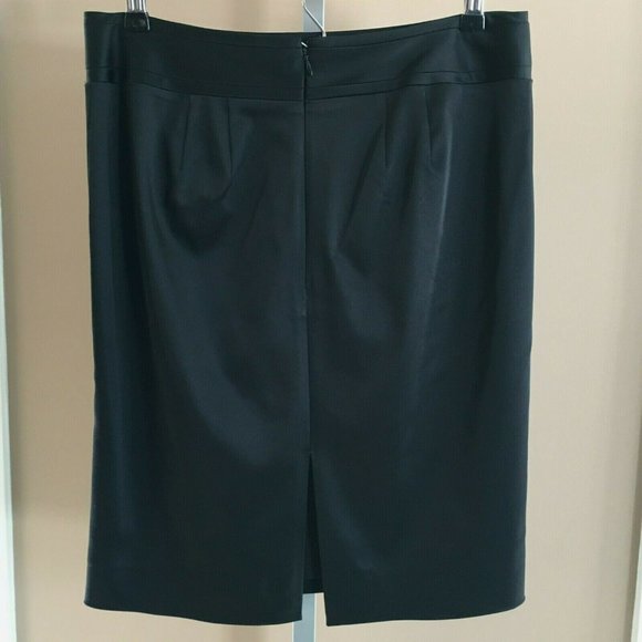 White House Black Market Pencil Skirt Solid Black Back Vent Career Work Size 6 - Picture 6 of 6